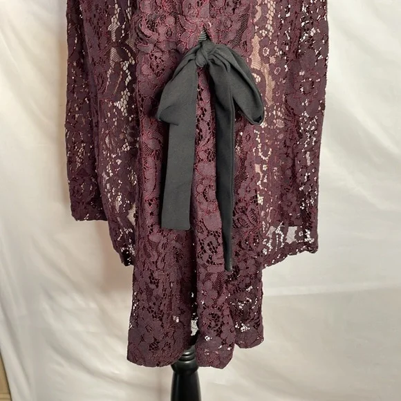 Loft lace blouse bell Sleeves size large tie at sleeves deep burgundy - Picture 4 of 9